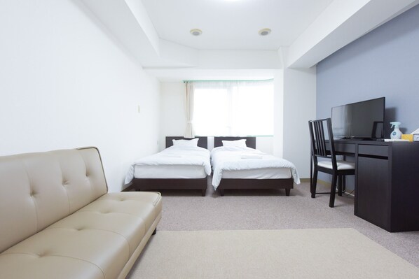 1 bedroom, desk, free WiFi, bed sheets