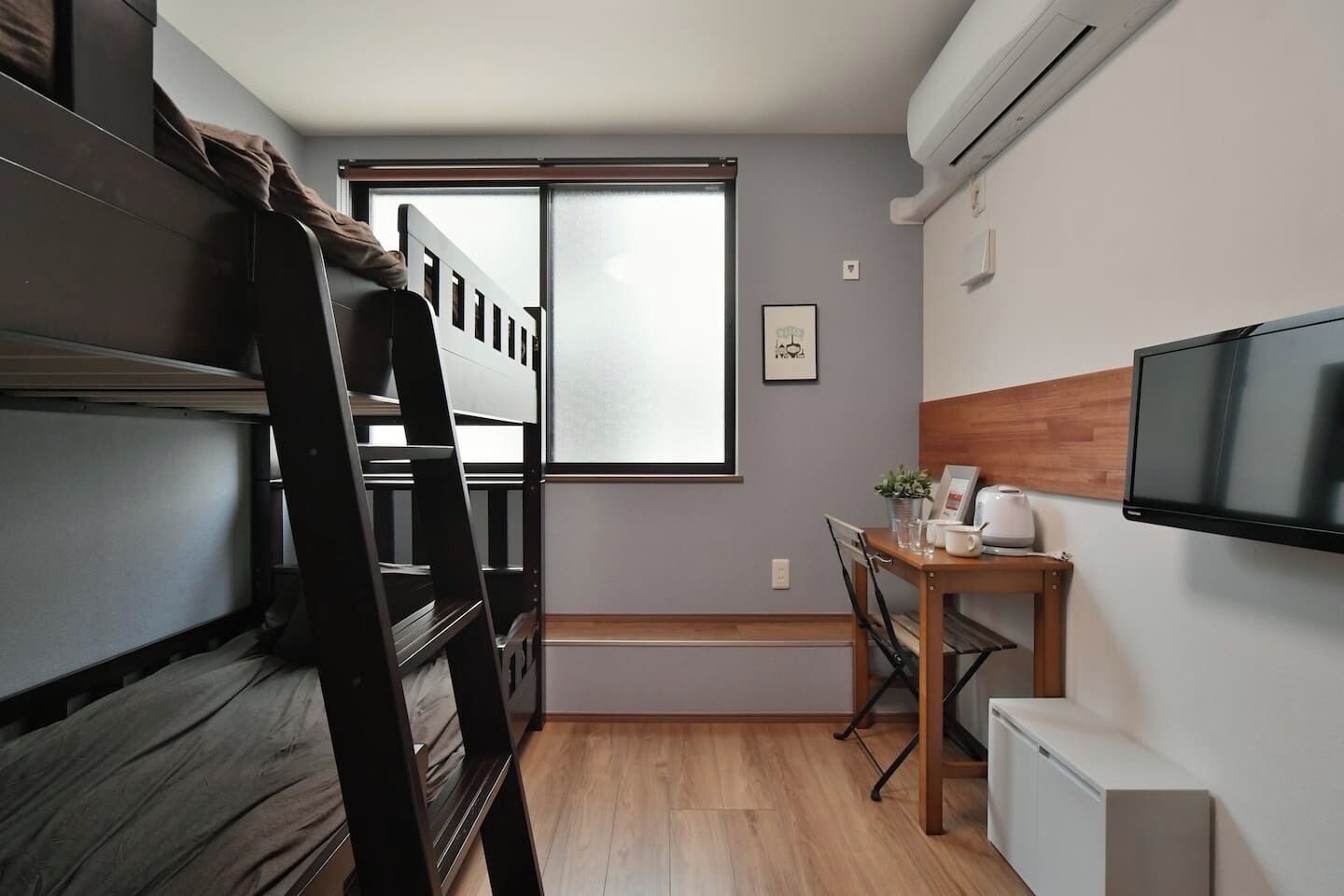 1 bedroom, desk, free WiFi, bed sheets