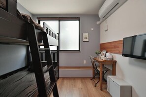 1 slaapkamer, een bureau, gratis wifi, beddengoed