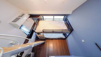 1 bedroom, desk, bed sheets