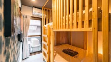 1 bedroom, desk, free WiFi, bed sheets