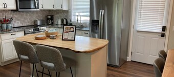 Modern confort with rustic charm! 
⭐️⭐️⭐️The Chantal Verdugo House⭐️  ⭐️⭐️