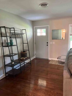 Smart TV, table tennis