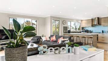 Smart TV, DVD player