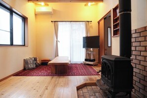 Interior - A house with a woodburning stove for rent within - HEARTH_YOSHINO / Yoshino-gun Nara (Yoshino-gun)