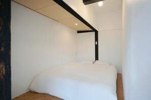 3 bedrooms, desk, free WiFi, bed sheets