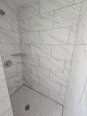 Hair dryer, towels, toilet paper - The "Grouper" (Bradenton)