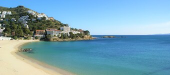 House in Empuriabrava with garden AV-17