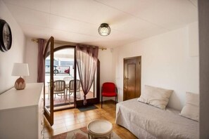 3 chambres, accĂšs Internet, draps fournis