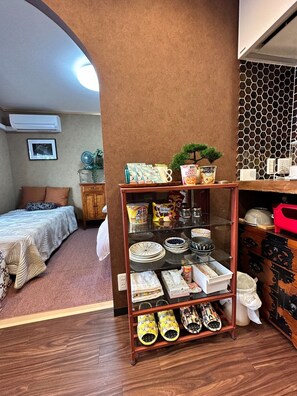 1 bedroom, desk, iron/ironing board, free WiFi - Suzume 301 Next to Takamatsu City Central Park St / Takamatsu Kagawa (Takamatsu)