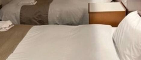 1 bedroom, desk, free WiFi, bed sheets