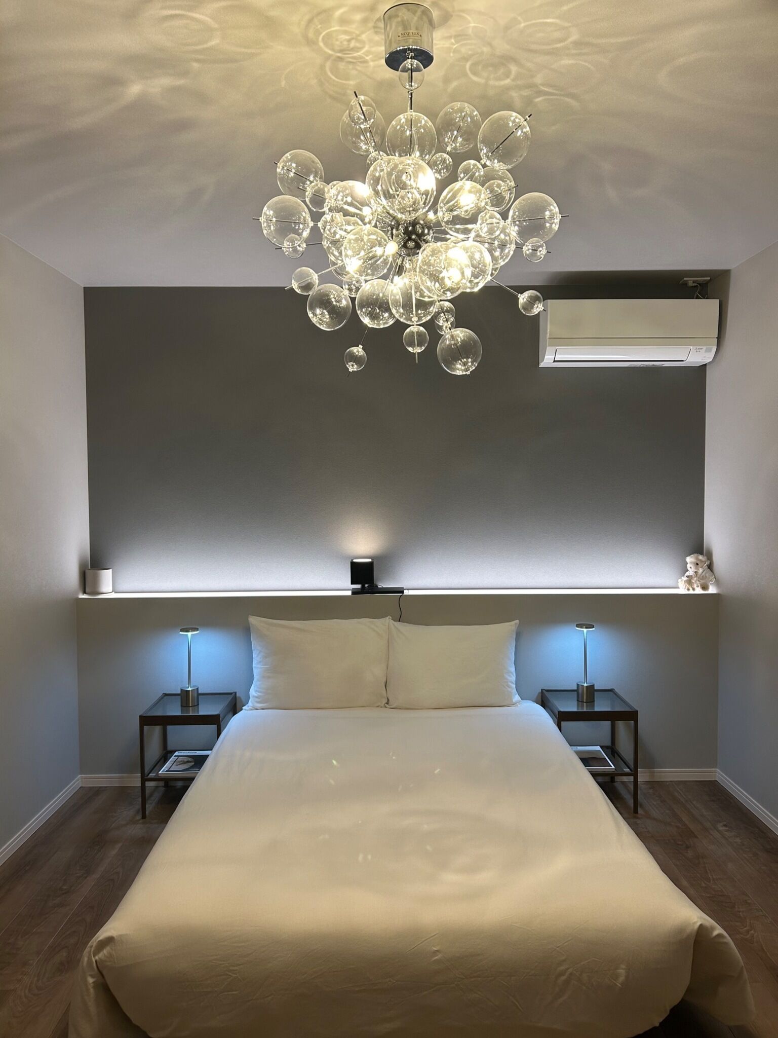 1 dormitori, escriptori, planxa i posts de planxar i wifi gratuïta 