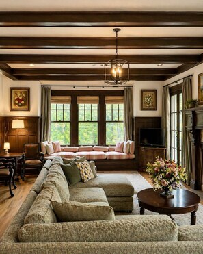 Living area - Spectacular Historic Mansion w/Pool&Tennis (Goshen)