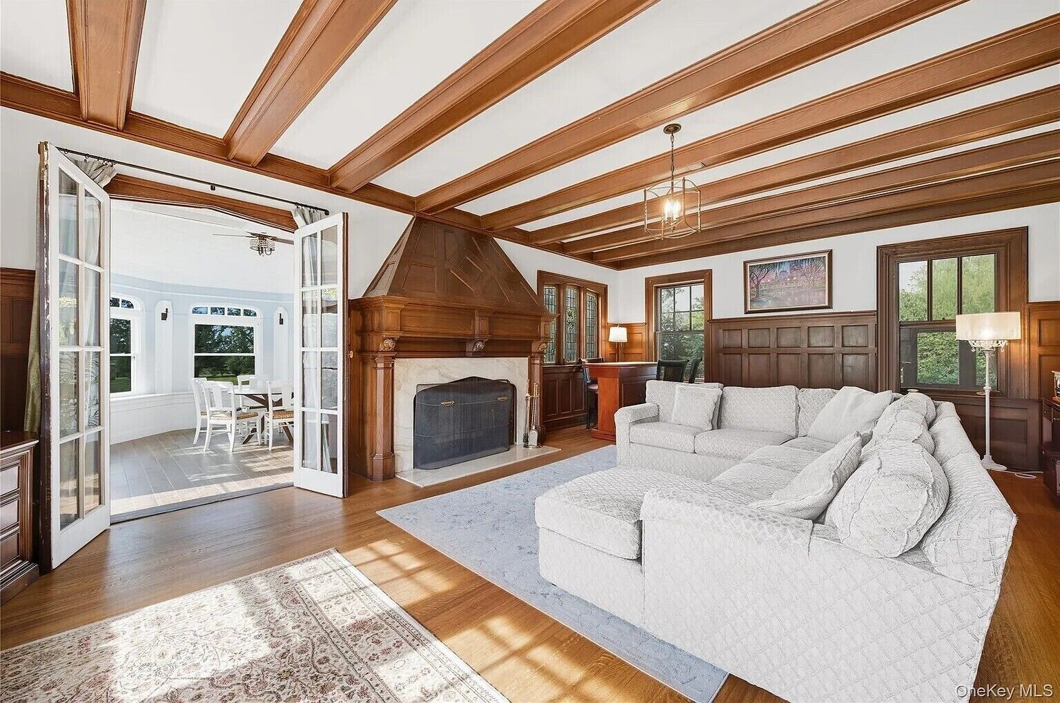 スマートテレビ、テレビゲーム、DVD プレーヤー、卓球台