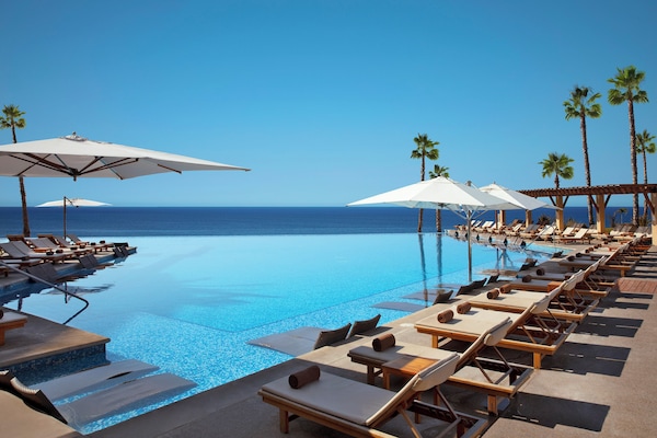 Infinity pool