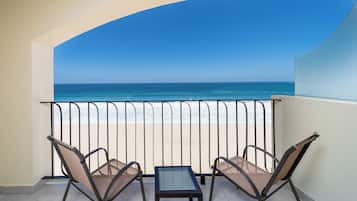 Näkymä rannalle/valtamerelle