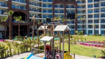 3 utendørsbassenger