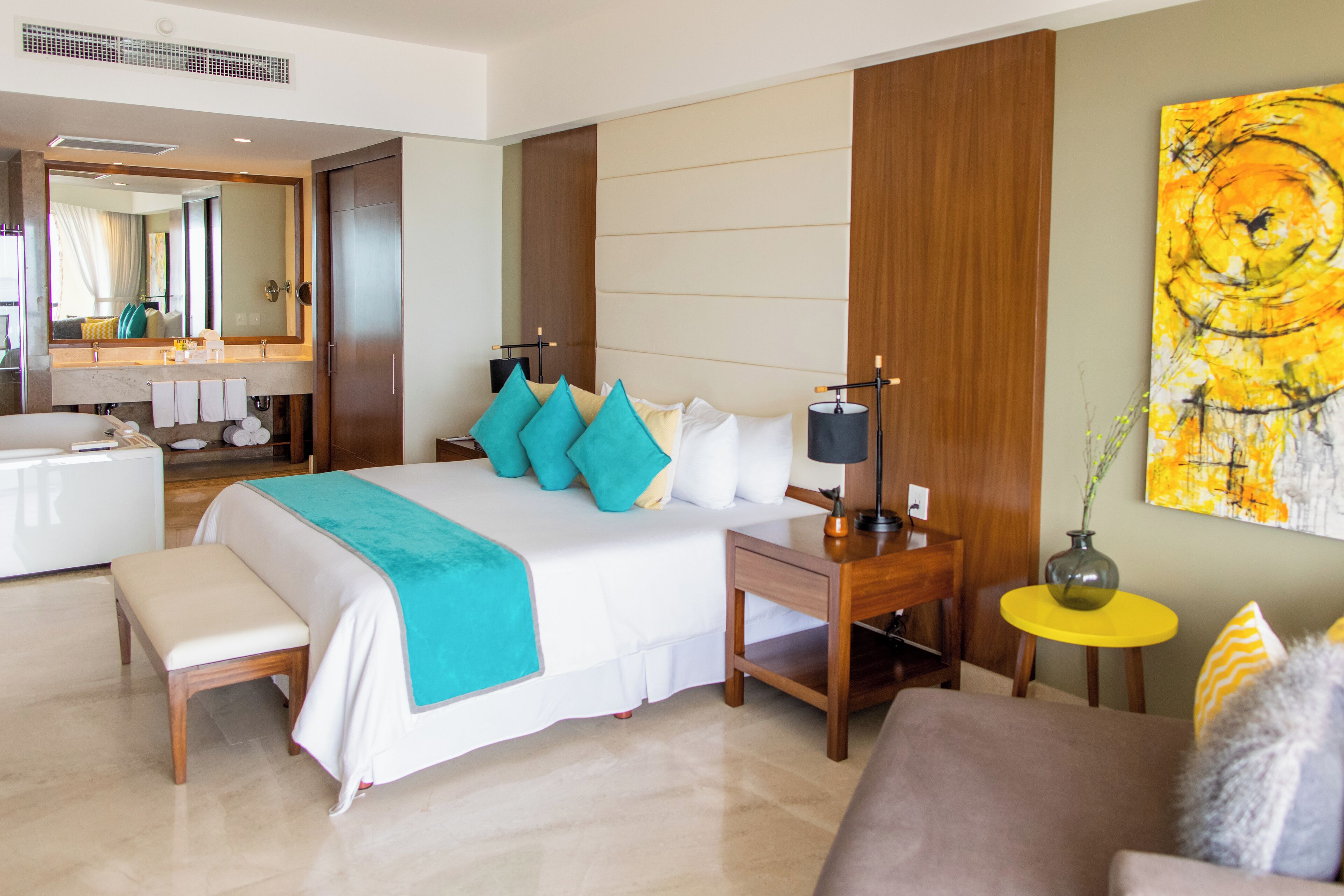 Altitude Presidential Suite Ocean View | In-room safe, desk, blackout drapes, iron/ironing board