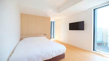 1 bedroom, desk, iron/ironing board, WiFi (free)