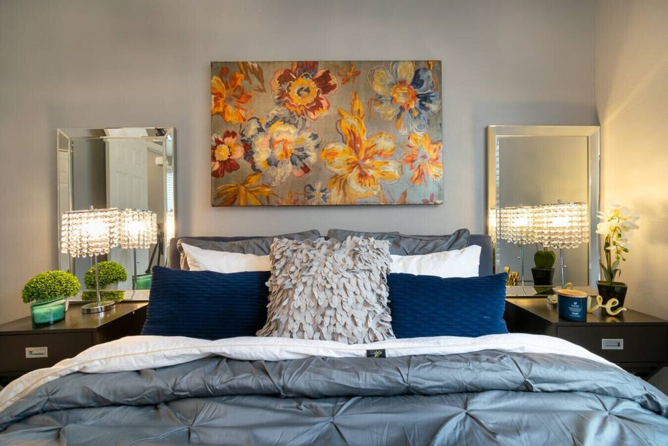 4 chambres, bureau, fer et planche à repasser, lit parapluie