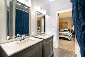 4 bedrooms, desk, iron/ironing board, travel cot