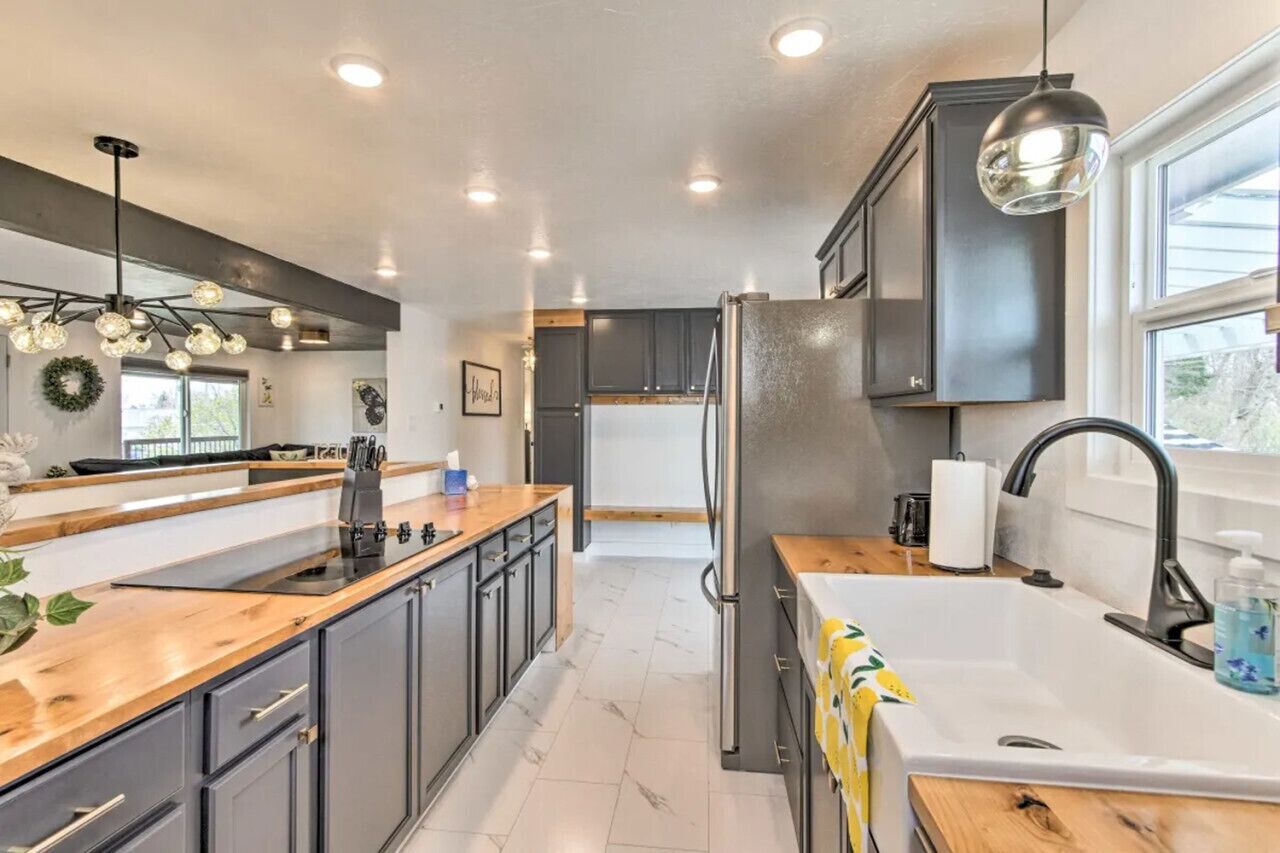 Geladeira, micro-ondas, fogão, lava-louças