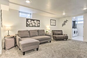Smart TV, fireplace, DVD player