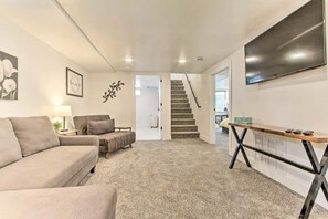 Smart TV, fireplace, DVD player
