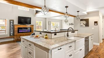 KylskÄp, mikrovÄgsugn, ugn och diskmaskin