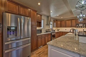 Réfrigérateur, micro-ondes, four, lave-vaisselle