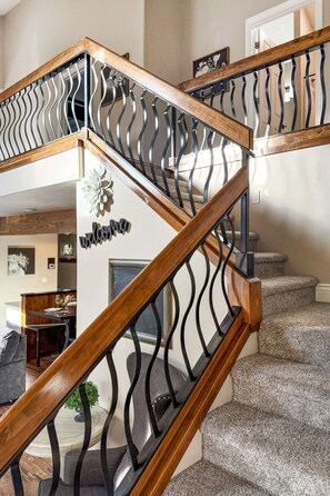 Interior - Luxury Great Falls Retreat | Hot Tub | W & R (Great Falls)