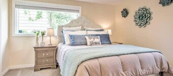 Designer Cottage by Wrecked & Refined | Walk to Downtown & Missouri River