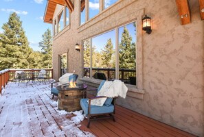 Property grounds - Luxury Mountain Estate | Hot Tub | Wood Burning Fireplace | Game Room (Woodland Park)