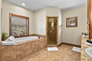 Hair dryer - Luxury Mountain Estate | Hot Tub | Wood Burning Fireplace | Game Room (Woodland Park)