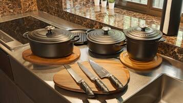 Fridge, microwave, stovetop, cookware/dishes/utensils