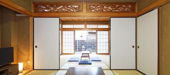 A rental facility for up to 15 people for families clubs corporate training etc with both barb / Tokoname Aichi