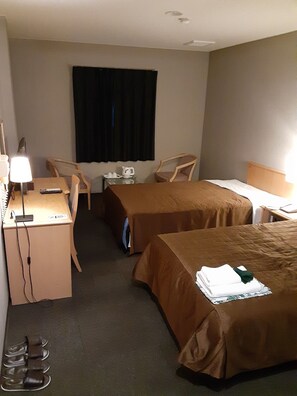 1 dormitorio, escritorio, wifi gratis y ropa de cama