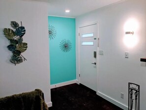 Interior - Walk to Track Casino Huge covered parking1 story (Hot Springs)