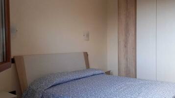 3 Schlafzimmer, BĂŒgeleisen/BĂŒgelbrett, BettwĂ€sche