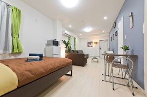 2 Schlafzimmer, Schreibtisch, Bügeleisen/Bügelbrett, kostenloses WLAN