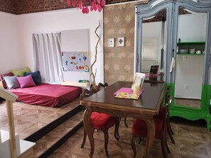 2 Schlafzimmer, Schreibtisch, Bügeleisen/Bügelbrett, kostenloses WLAN