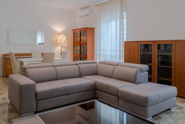 Smart TV - 3 bedroom apartment in syracuse (Siracusa)