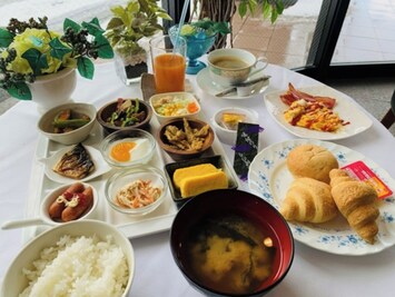 朝食