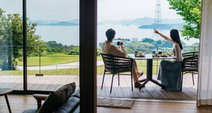 Twostory twin villa with half board Golf course / Takehara Hiroshima