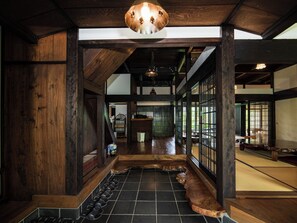 Interior - Limited to 1 group per day Reserve the entire bu / Asogun Kumamoto (Asogun)