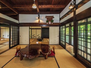 Dining - Limited to 1 group per day Reserve the entire bu / Asogun Kumamoto (Asogun)