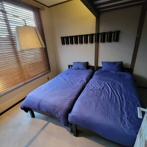 Desk, bed sheets - Roomonly plan  room rate for up to 5 people / Minamiawaji Hyōgo (Minamiawaji)