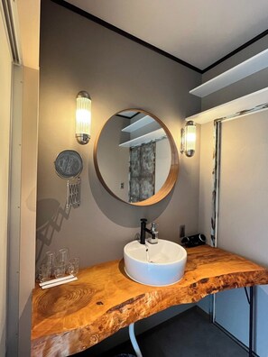 ヘアドライヤー、タオル