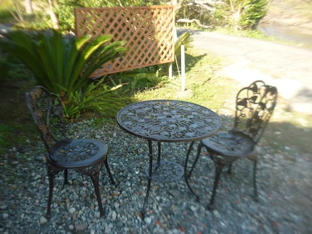Outdoor dining. Even though youre renting the entire house its an incredibly low price of just 3980 yen per nigh / Kamo-gun Shizuoka
