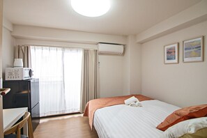 1 habitación, escritorio, wifi gratis y ropa de cama 